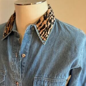 Vintage Retro 90s Denim Leopard Stud Collar Button-Down Top, M